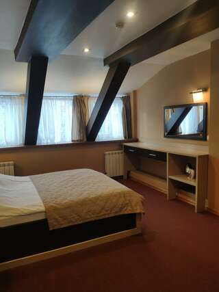 Гостиница Домино Нижний Новгород Номер люкс с 1 двуспальной кроватью-1